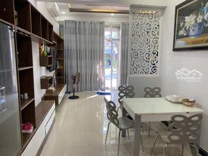 nhà mặt tiền trần phú nha trang cách vinmec vài căn giá chỉ 8,5 tỷ