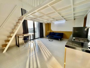 căn hộ mini mới xây, đầy đủ nội thất, gác lớn, cửa sổ trời, ban công, gần công viên phần mềm, tô ký