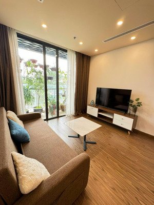 chủ nhà gửi cho thuê studio vinhomes westpoint w3 tầng thấp 74m2 20tr vào luôn