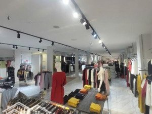 cho thuê nhà mặt phố 30/4, 180 triệu, 350m2, giá ưu đãi