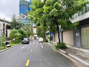 bán nhà gần duy tân, cầu giấy, 70m2, 15 tỷ, ô tô 45 chỗ đón đi chơi đầu ngõ, công viên cầu giấy