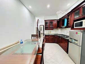 mặt ngõ hào nam - 10m ra ô tô, ngõ thông vài nhà ra phố, dt 26m2*5t, mt 3,5m, chào 6,3 tỷ