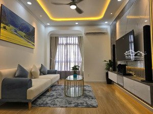 bán căn hộ sky garden 3 lầu cao view quận 1 ngắm pháo hoa full nt đẹp, giá tốt chỉ 4.35 tỷ