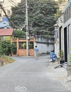 nhà cấp 4 ngay metro ngang lớn 15.3m 358m2 gần hoàng diệu 2