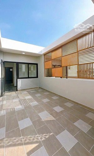 nhà mới xây hxh đường tôn thất thuyết. thông ra các quận trung tâm. dt 47m2 - shr