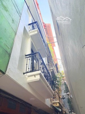 bán nhà nguyễn văn cừ long biên - nhà mới ô tô 7 chỗ chỉ 5m - dt 32m² - chỉ nhỉnh 8 tỷ