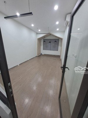 cho thuê nhà tại giang văn minh, diện tích 50m2x4t, oto đỗ cửa, lh 