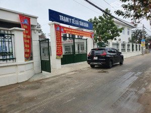 chính chủ bán lô đất 56m2 full thổ cư đường 2 ô tô tránh gần trạm y tế, trường, ủy ban xã