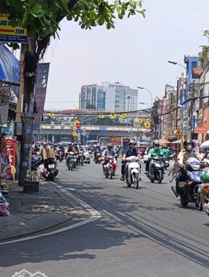 cơ hội vàng nhà nở hậu, đất rộng 135m2 giá tốt nhất khu lê văn việt