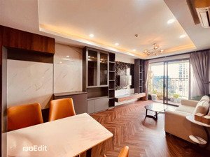 cho thuê căn hộ 2pn, 2wc, 82m2 tại the gold view, bến vân đồn, quận 4, 16 triệu vnd