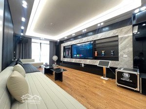 cực phẩm #nguyễn_văn_cừ 7 tầng, thang máy, gara 2 ô tô 7 chỗ, nội thất sang sịn như khách sạn