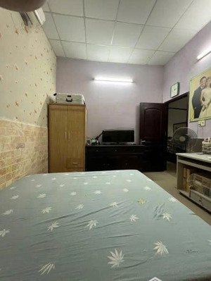 cho thuê nhà đường 77, phường tân quy, quận 7. dt: 5x17m. full nội thất. giá thuê: 17 triệu/tháng