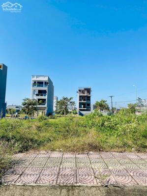 Bán đất trong khu đô thị Nam Vĩnh Yên, Khai Quang, Vĩnh Phúc. View trường học.