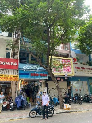 bán nhà mặt tiền đường calmette p. nguyễn thái bình quận 1