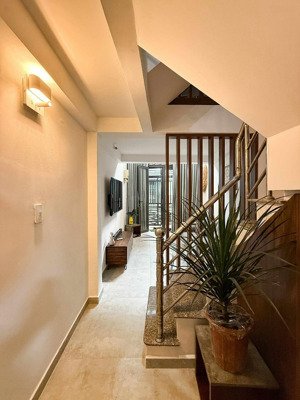 bán nhà mới, đẹp, dọn vào ở ngay đường viễn viễn, quận 10