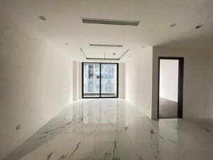 bán căn góc 3 ngủ/104m2 - 2logia sunshine city tầng đẹp view nội khu. lh 