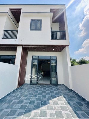 bán nhà gần cổng 11 có hoàn công.