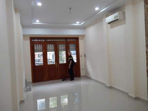 -cho thuê nhà nguyên căn hẻm 8m đường nguyễn gia trí quận bình thạnh dt 4x20-4l.giá 30tr