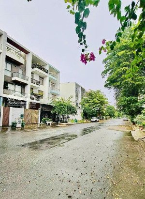 nhà mới đẹp bình chánh, mt xe tải 4 làn, 5x22m, 5 tầng có hầm & thang máy 15.5 tỷ