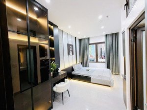 ccmn 40m 7 tầng thang máy 10 phòng khép kín doanh thu 70tr/tháng,