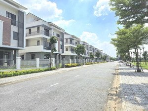 cần bán căn shophouse tại kđt vsip từ sơn bắc ninh. giá đầu tư