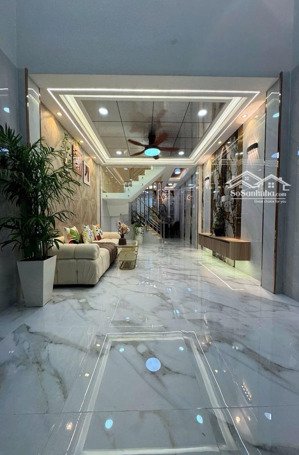 bán nhà mặt tiền đường dương bá trạc hẻm 10m, thông tứ tung, đi quận 1,5 chỉ 5 phút, nhỉnh 7 tỷ