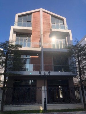 biệt thự tư lập ánh dương vinhomes ocean park 3 , diện tích 120m, mặt tiền 8m