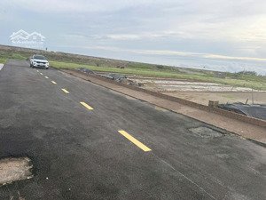 lô góc mặt tiền 5.5m, 100m2, giá 1,x tỷ gần bãi tắm, khu quảng trường, lh 