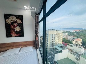 bán gấp căn hộ biển 70.56m2 view đông nam thoáng mát, full nội thất, 2pn 2wc chỉ 3.6 tỷ