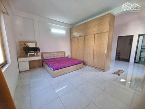 chính chủ cho thuê nhà riêng ngọc thụy 50m2 x 3 tầng gấn trường pháp giá 10 triệu: lh 