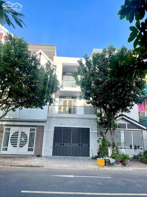 BÁN NHÀ 4 TẦNG MẶT TIỀN THÍCH QUẢNG ĐỨC THÍCH HỢP VỪA Ở VỪA KINH DOANH