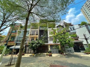 bán nhà khu dân cư thành uỷ đường 18 sau lưng gigamall 68m 1 trệt 2 lầu