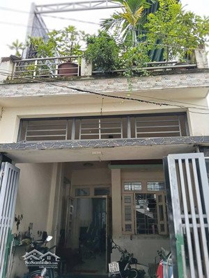 bán rẻ nhà trệt lầu ngay chợ xóm vắng - gần trung tâm hành chính dĩ an