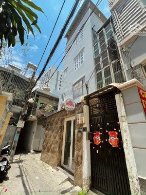 giá 5,5 tỷ hoàng văn thụ phú nhuận | nhà 3 lầu + sân thượng trong tầm 5 tỷ là gần như không có