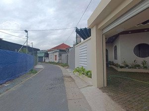 nhà sân vườn mini phường phú lợi (ngang 8m), chủ kẹt tiền bán xã lỗ