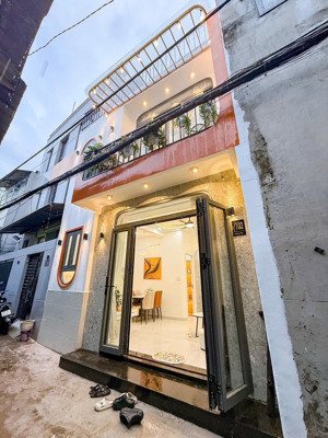 siêu phẩm nhà đẹp 2 tầng hẻm xe hơi đến tận cửa, phường 11 bình thạnh, giá 5,2 tỷ thương lượng