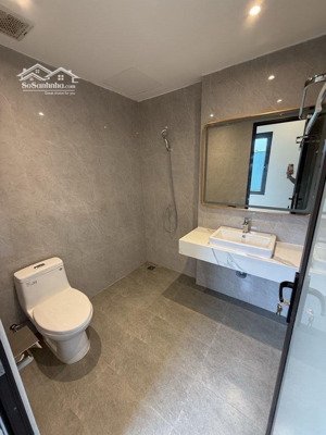 siêu phẩm duy nhất cự khối - long biên - mới kính coong - ô tô đỗ cửa nhà.