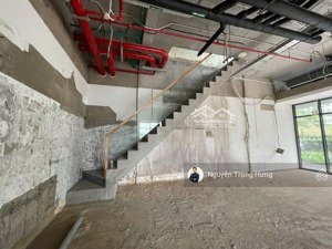 cho thuê shophouse căn góc mặt sảnh diện tích lớn đã thông tầng mặt tiền đường có chỗ để xe