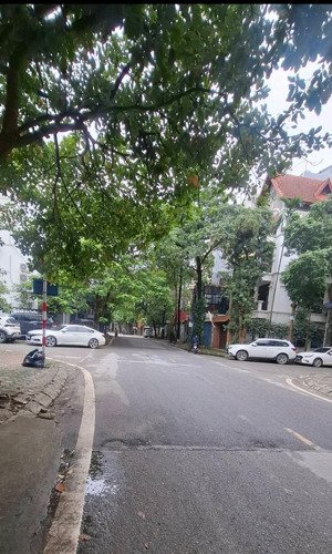 100m2. nhà đẹp .kinh doanh. kđt văn quán