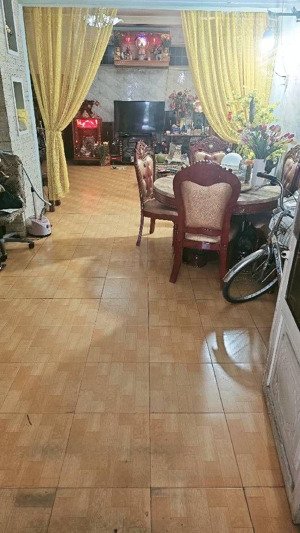 bán nhà bình tân -dt 80m2-nhà cấp 4 -hẻm xe hơi 6 m giá 3 tỷ nhỉnh