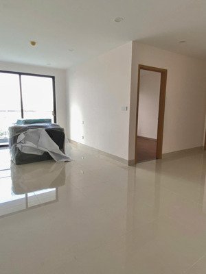 vung centre point - 2pn 2wc 77m2 - ban công đông bắc view đường 2/9 và view biển