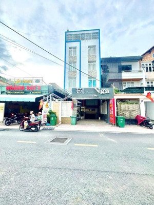 bán khách sạn 18 phòng ngang 7x18 ngay khu phố ẩm thực hoàng diệu 2, thủ đức, cách vincom 500m