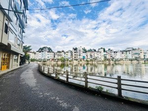 11,5 tỷ tl - bán gấp nhà dân nguyễn văn cừ - ô tô đỗ - dòng $ - gần hồ - lô góc - giá tốt - full nt