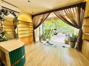 cho thuê nhà mt trần não, an phú, 550m2, 4 tầng, st, giá 85tr/tháng - vp cty, showroom, spa,...