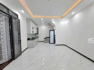 bán nhà thuỵ khuê, nhà nhỏ xinh 30m2 - sát phố, sổ đỏ chính chủ, 8.1 tỷ.