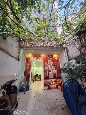 bank định giá 16 tỷ nay chỉ 13 tỷ ngộp bán gấp nhà 170m² trường thọ 4 tầng, thang máy, sân 2 ô tô