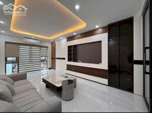 NHÀ PHỐ TRUNG KÍNH- PHÂN LÔ- VỈA HÈ- Ô TÔ TRÁNH- SÁT PHỐ- 7 TẦNG- THANG MÁY- Ở SƯỚNG.