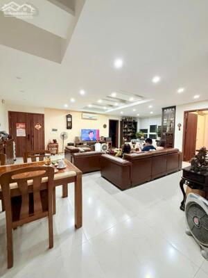 Nhà mặt phố Đốc Ngữ Ba Đình 94m2 5 Tầng Mặt tiền 3.5m Hai mặt thoáng Giá 25 tỷ