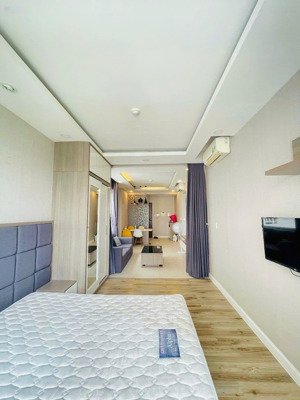 bán ch lexington, 50m, 1pn, nội thất như hình,có sẵn hđ thuê.gía 4.3 tỷ lầu cao căn góc 2 cửa sổ