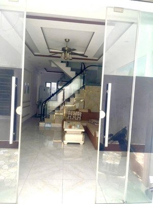 nhà 3 tầng tại hòa nghĩa dương kinh, hải phòng 1 tỷ xx
- diện tích: 40m2 mặt tiền: 4,1m
- vị t